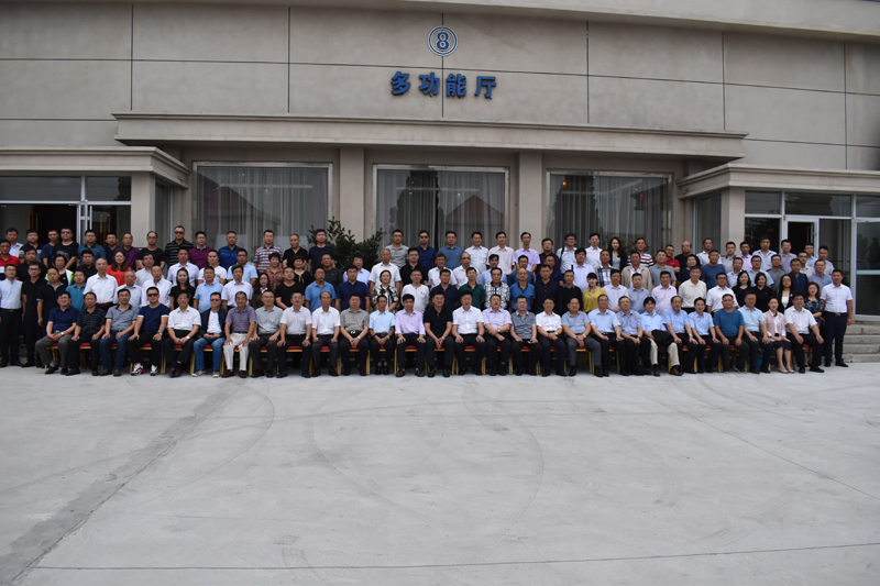 中國炭素行業(yè)協(xié)會孫慶秘書長一行蒞臨我公司考察